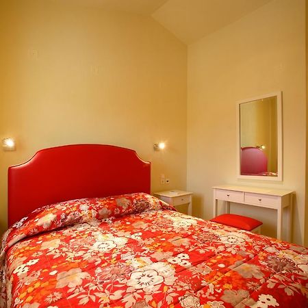Porto Skopelos Villas Екстер'єр фото